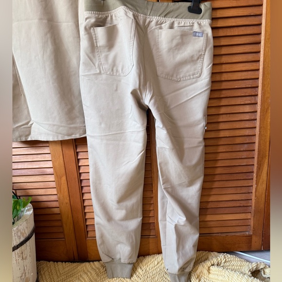Figs khaki technical collection jogger set size S/SP - Picture 2 of 7